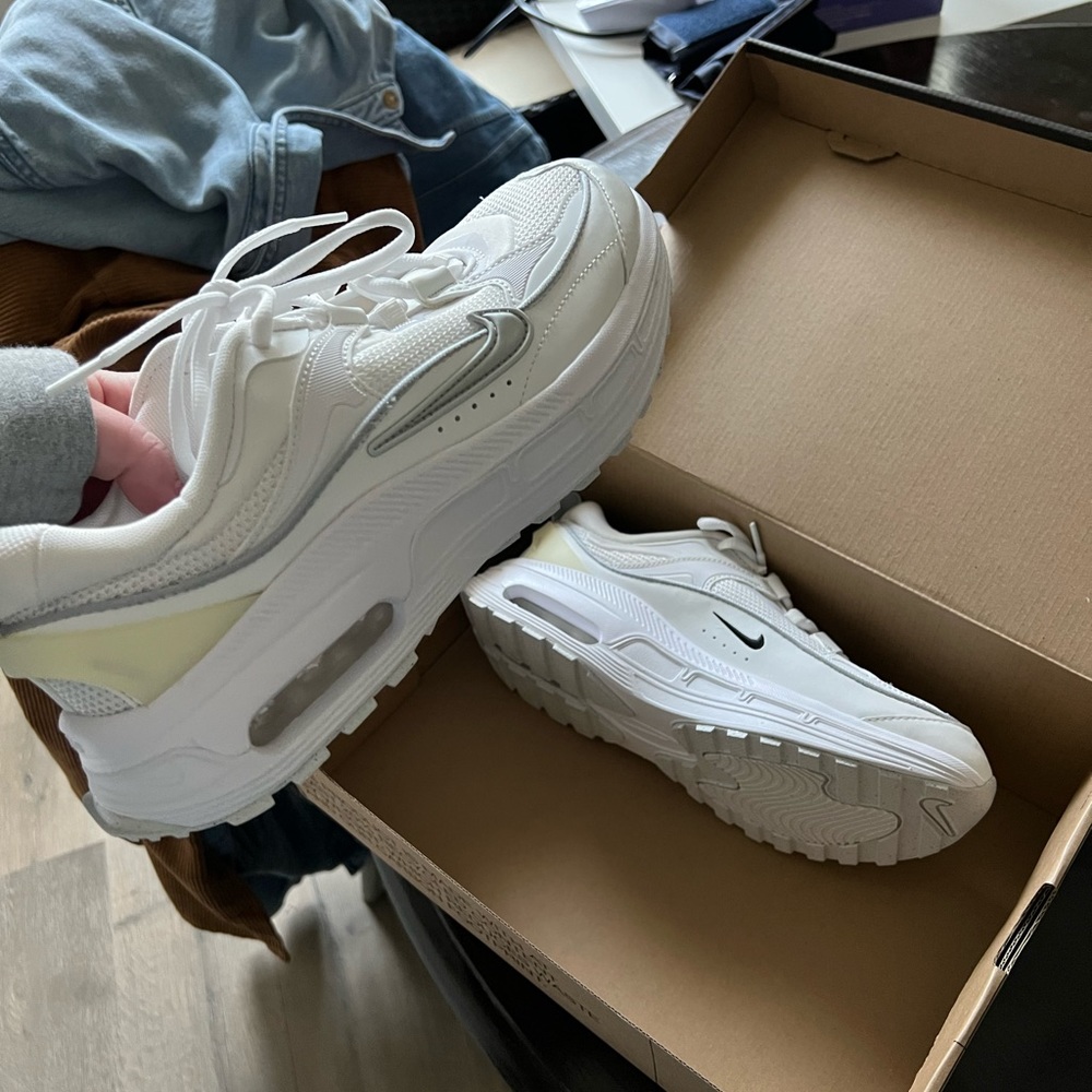 Brand new in box Nike Air Max pure white Nikes Women’s size 9